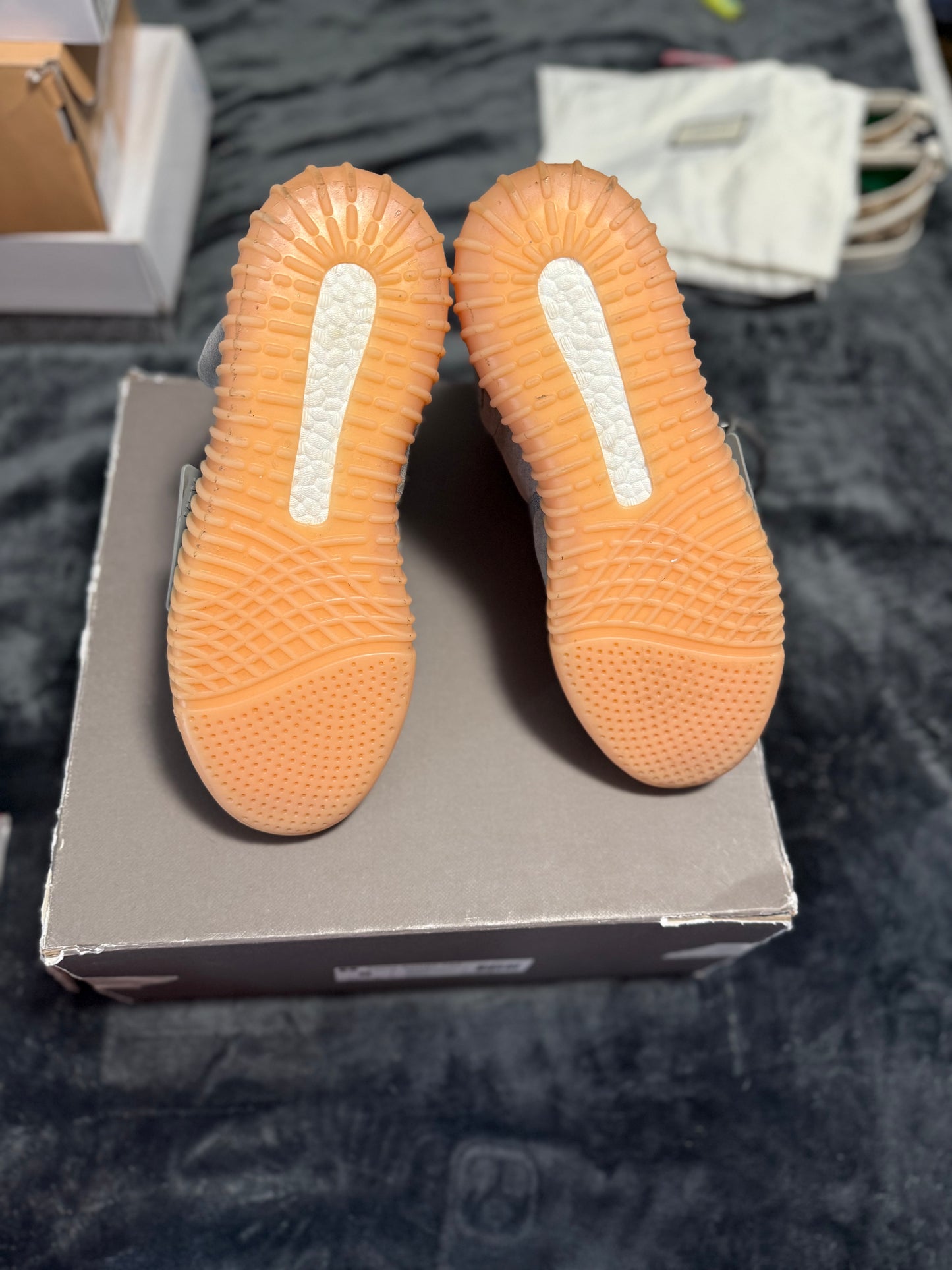 🎟️ Raffle - Yeezy 750 ‘Grey Gum’ (size 8)