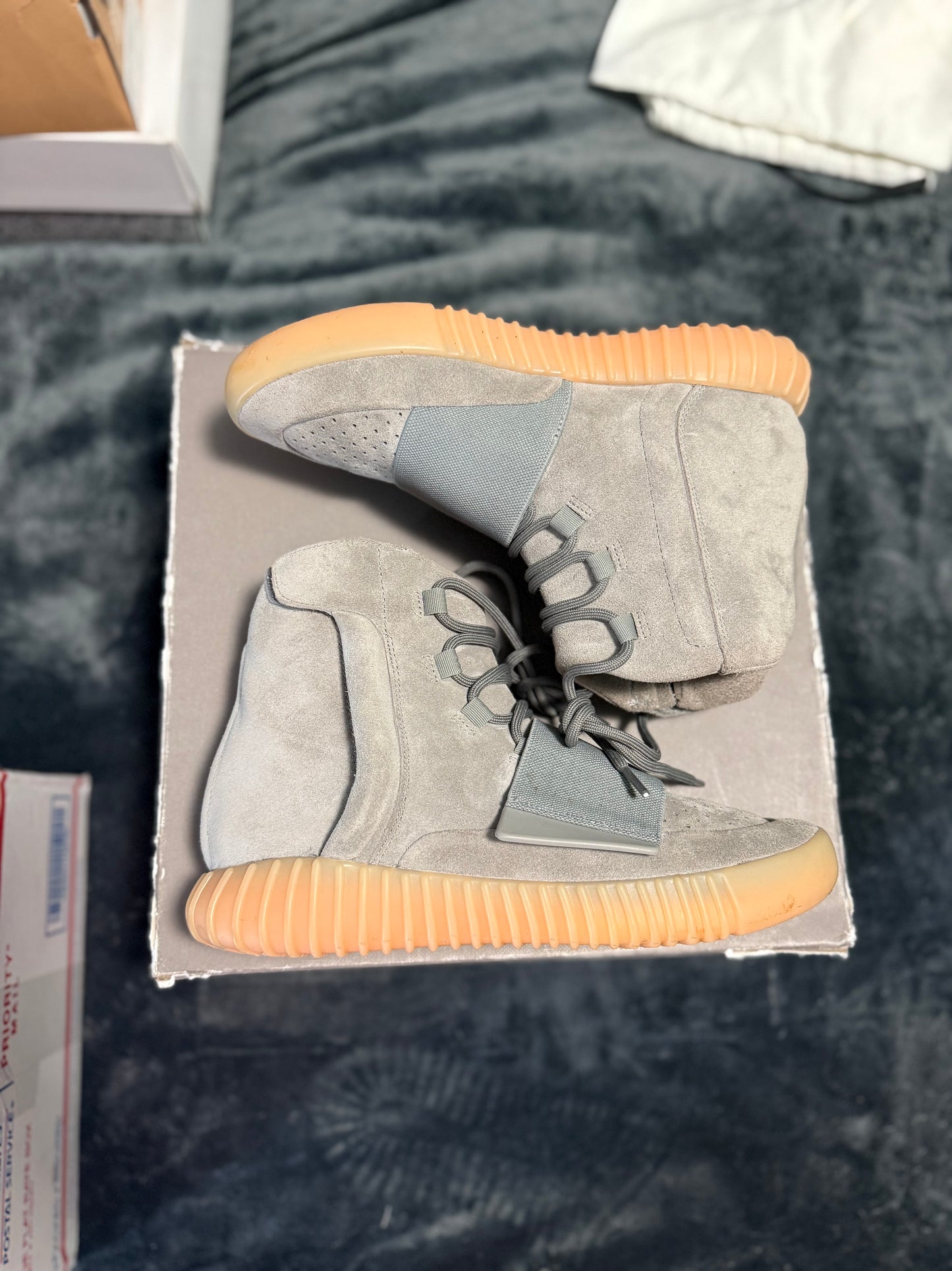 🎟️ Raffle - Yeezy 750 ‘Grey Gum’ (size 8)