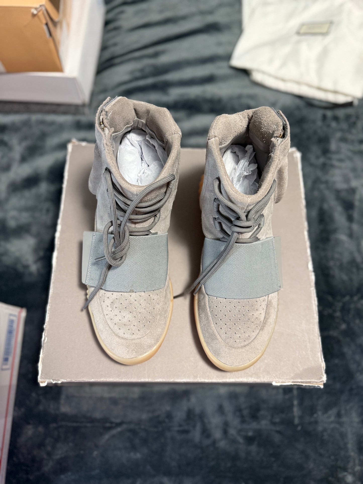 🎟️ Raffle - Yeezy 750 ‘Grey Gum’ (size 8)