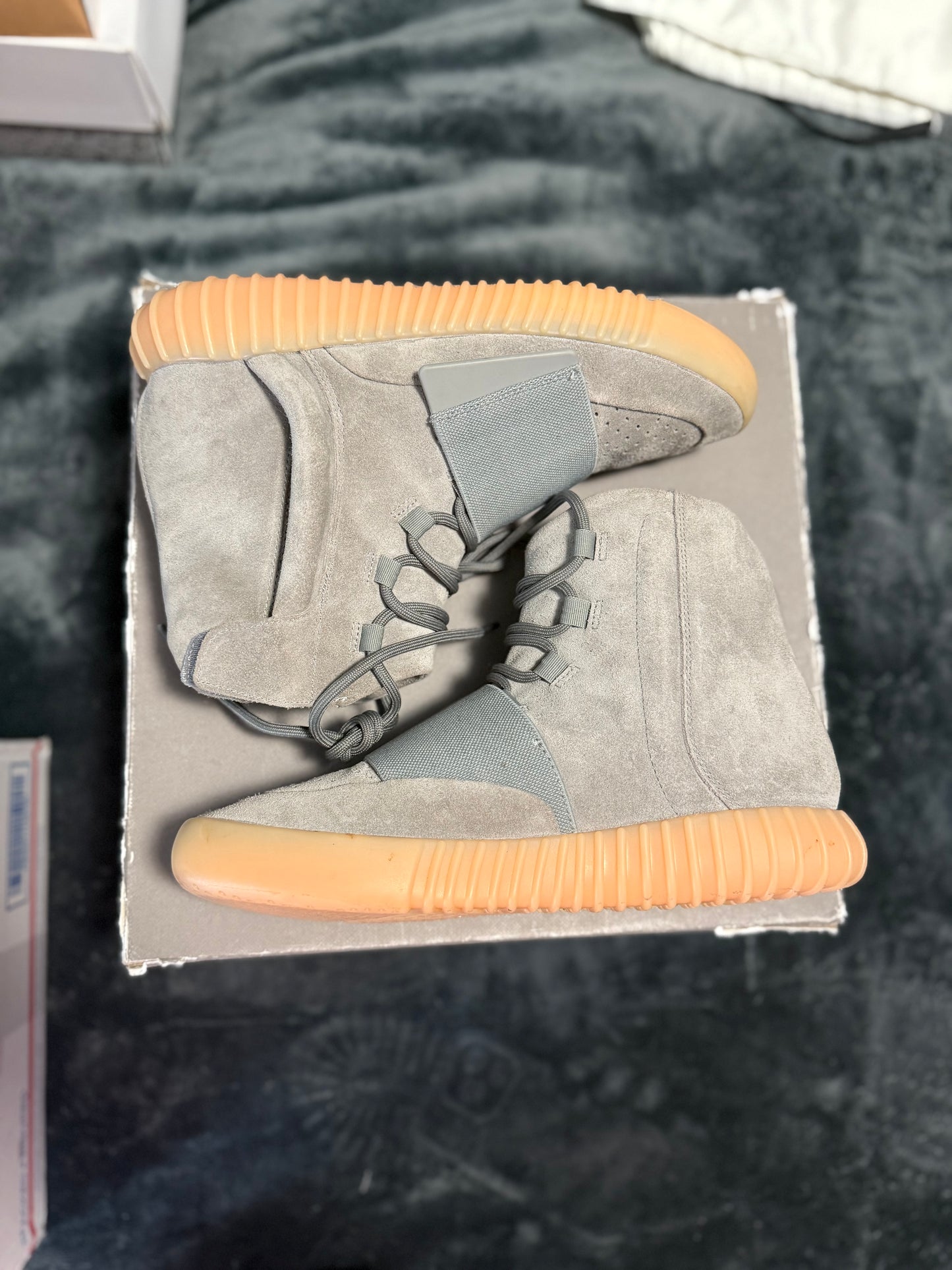 🎟️ Raffle - Yeezy 750 ‘Grey Gum’ (size 8)